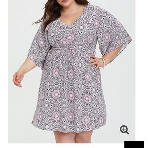 Torrid ivory medallion strappy dress size 1